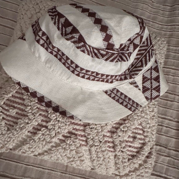 AERIE Bucket Hat - Picture 2 of 4